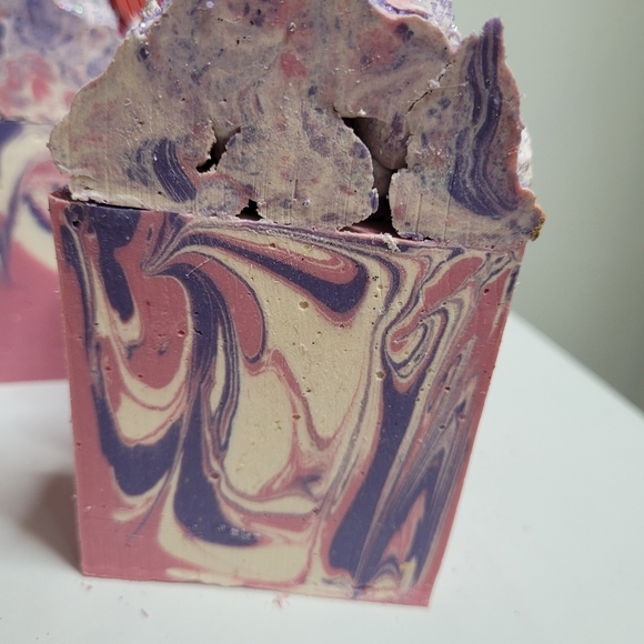 Handmade Soap 2 large bars lilac scent - Picture 2 of 16